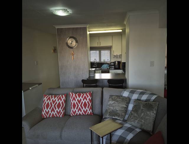 2 BEDROOM FLAT FOR SALE IN WATERVAL PARK